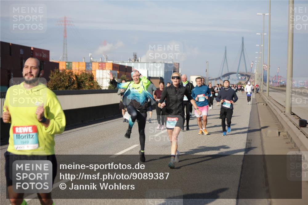 03.10.2025 - Köhlbrandbrückenlauf Jannik Wohlers http://msf.ph/oto/9089387 03.10.2025 10:09:44 Position 3 1949, 777 meine-sportfotos.de