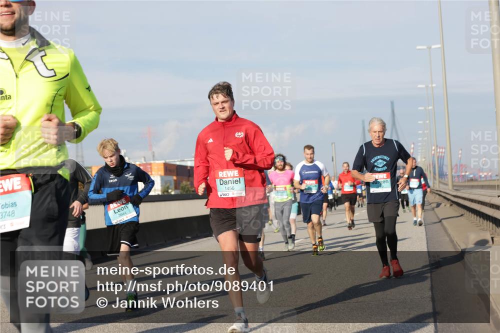 03.10.2025 - Köhlbrandbrückenlauf Jannik Wohlers http://msf.ph/oto/9089401 03.10.2025 09:58:33 Position 3 3748, 12, 3644, 1456 meine-sportfotos.de