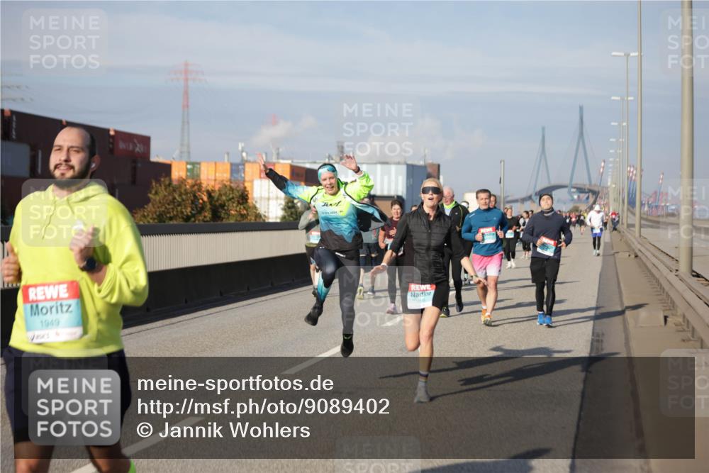 03.10.2025 - Köhlbrandbrückenlauf Jannik Wohlers http://msf.ph/oto/9089402 03.10.2025 10:09:44 Position 3 1949 meine-sportfotos.de