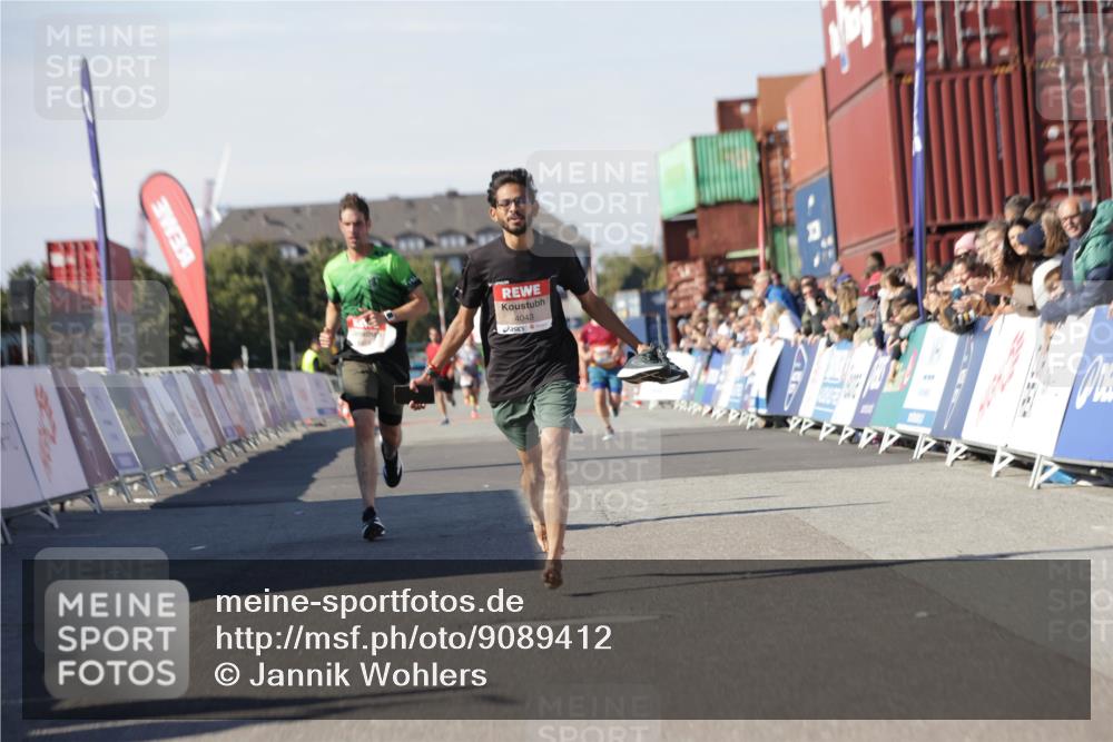 03.10.2025 - Köhlbrandbrückenlauf Jannik Wohlers http://msf.ph/oto/9089412 03.10.2025 12:53:39 Ziel 4043, 4155, 6241, 6624, 6804 meine-sportfotos.de