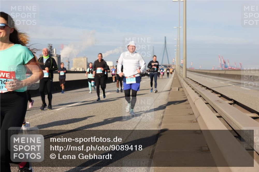 03.10.2025 - Köhlbrandbrückenlauf Lena Gebhardt http://msf.ph/oto/9089418 03.10.2025 10:07:07 Position 2 31 meine-sportfotos.de