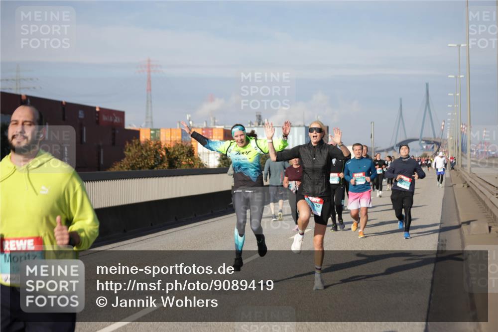 03.10.2025 - Köhlbrandbrückenlauf Jannik Wohlers http://msf.ph/oto/9089419 03.10.2025 10:09:44 Position 3 1949 meine-sportfotos.de