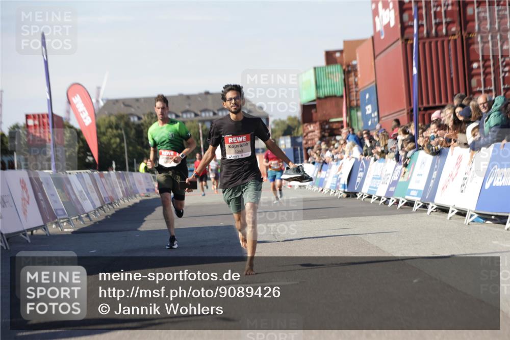03.10.2025 - Köhlbrandbrückenlauf Jannik Wohlers http://msf.ph/oto/9089426 03.10.2025 12:53:39 Ziel 4043, 4155, 6241, 6624, 6804 meine-sportfotos.de