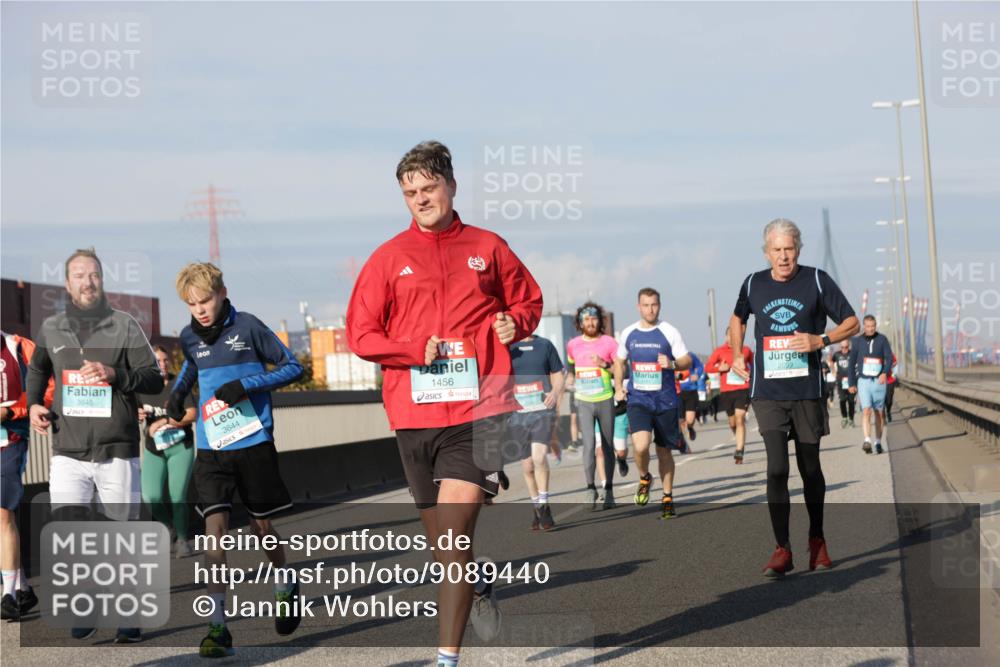 03.10.2025 - Köhlbrandbrückenlauf Jannik Wohlers http://msf.ph/oto/9089440 03.10.2025 09:58:33 Position 3 3645, 1456, 3644, 2699 meine-sportfotos.de