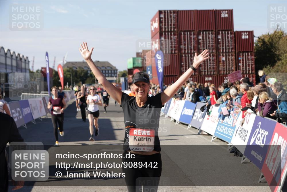 03.10.2025 - Köhlbrandbrückenlauf Jannik Wohlers http://msf.ph/oto/9089442 03.10.2025 13:19:21 Ziel 4143, 4593, 4632, 4690, 4725, 4727, 4828, 4996, 5009, 5443, 5451, 5853, 5858, 6057, 6225, 6226, 6230, 6576, 6753 meine-sportfotos.de