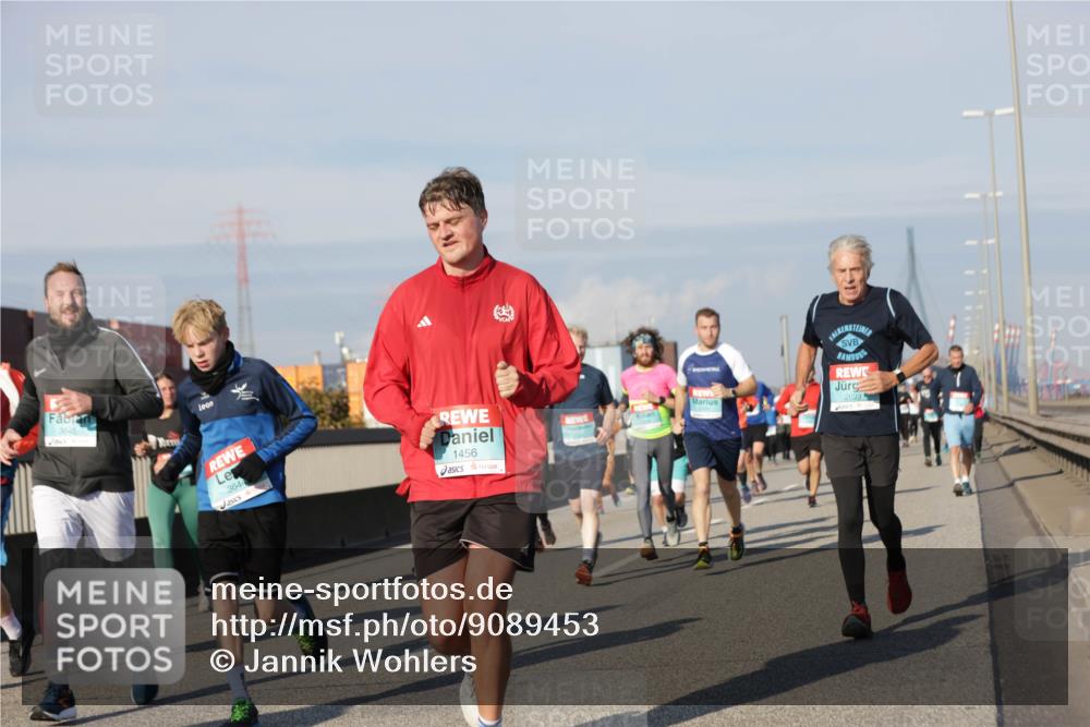 03.10.2025 - Köhlbrandbrückenlauf Jannik Wohlers http://msf.ph/oto/9089453 03.10.2025 09:58:33 Position 3 3645, 3644, 1456 meine-sportfotos.de