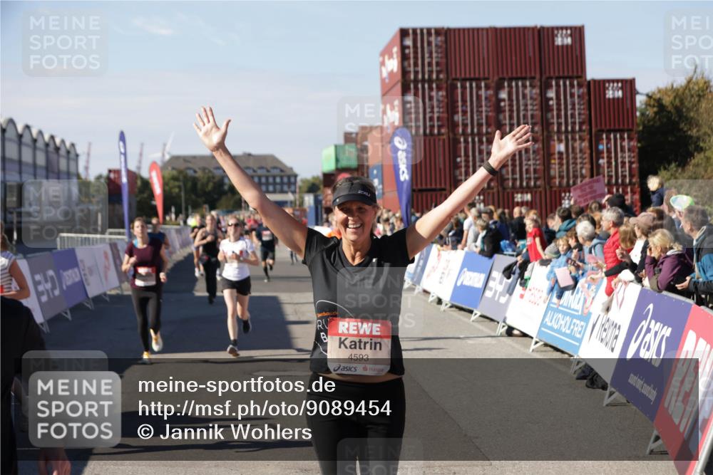 03.10.2025 - Köhlbrandbrückenlauf Jannik Wohlers http://msf.ph/oto/9089454 03.10.2025 13:19:21 Ziel 4143, 4593, 4632, 4690, 4725, 4727, 4828, 4996, 5009, 5443, 5451, 5853, 5858, 6057, 6225, 6226, 6230, 6576, 6753 meine-sportfotos.de