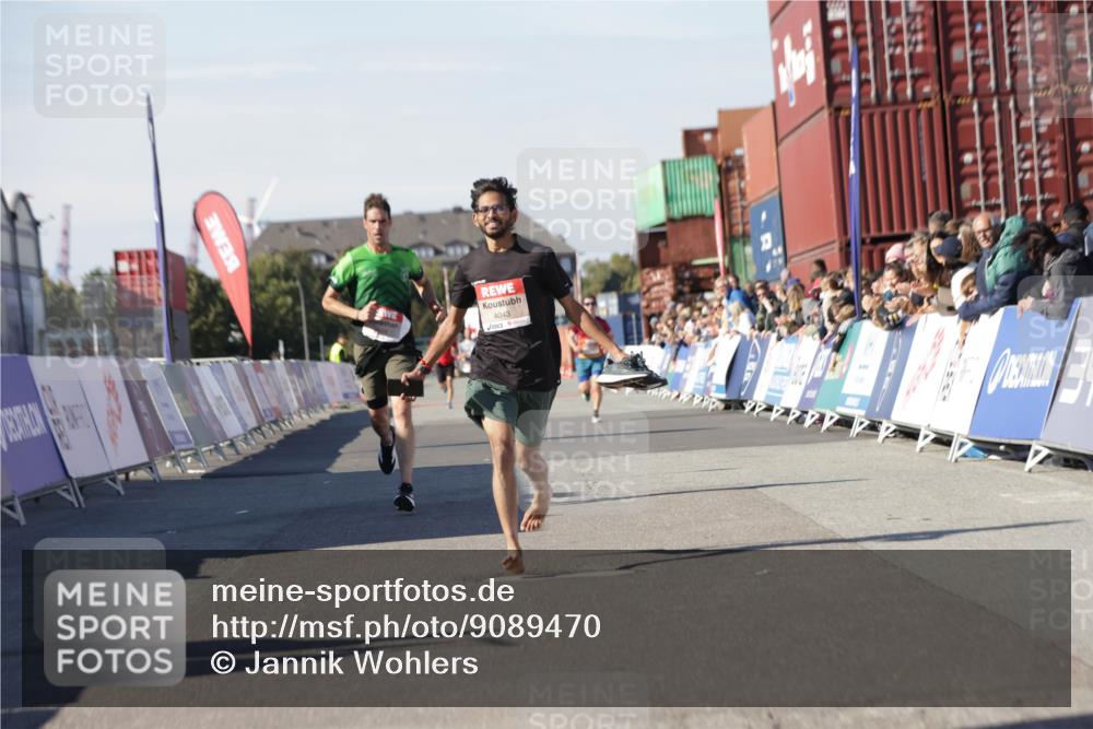 03.10.2025 - Köhlbrandbrückenlauf Jannik Wohlers http://msf.ph/oto/9089470 03.10.2025 12:53:39 Ziel 4043, 4155, 6241, 6624, 6804 meine-sportfotos.de