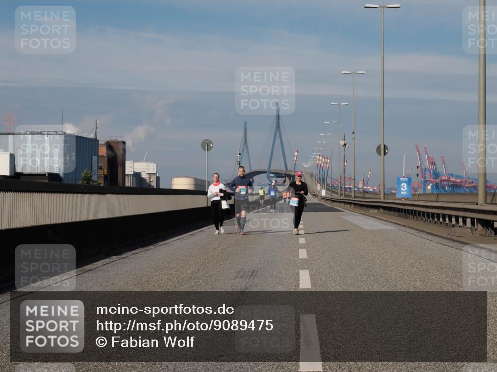 03.10.2025 - Köhlbrandbrückenlauf Fabian Wolf http://msf.ph/oto/9089475 03.10.2025 10:25:08 Position 3 3 meine-sportfotos.de