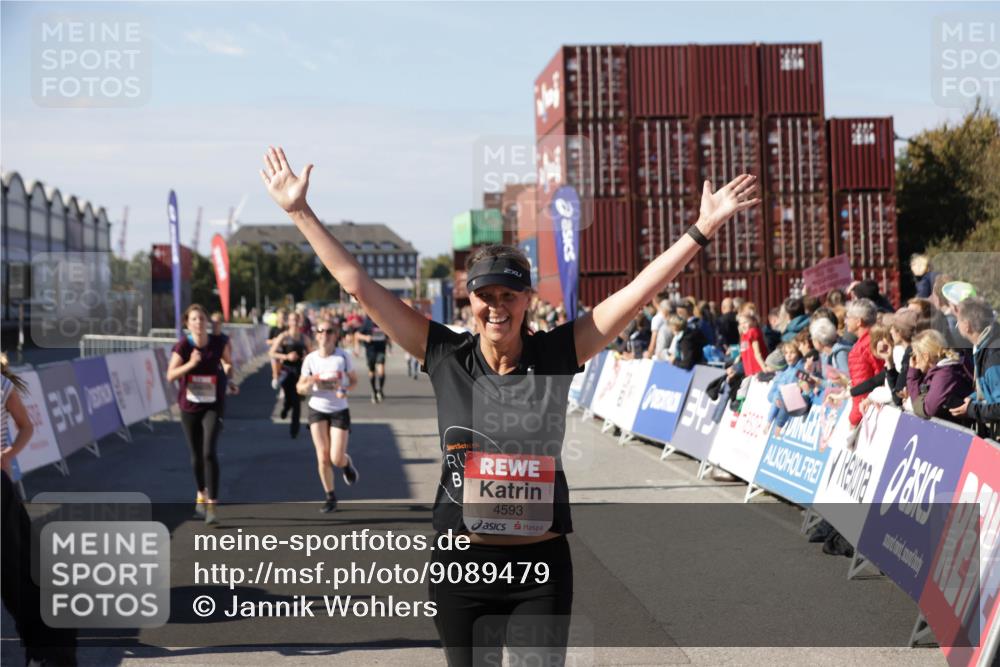 03.10.2025 - Köhlbrandbrückenlauf Jannik Wohlers http://msf.ph/oto/9089479 03.10.2025 13:19:21 Ziel 4143, 4593, 4632, 4690, 4725, 4727, 4828, 4996, 5009, 5443, 5451, 5853, 5858, 6057, 6225, 6226, 6230, 6576, 6753 meine-sportfotos.de