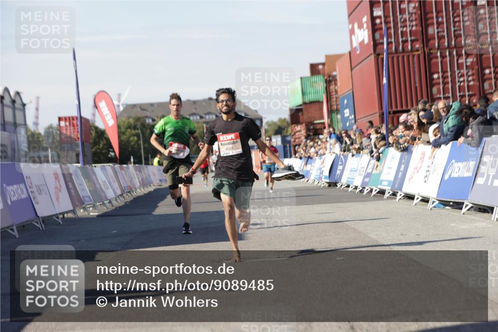 03.10.2025 - Köhlbrandbrückenlauf Jannik Wohlers http://msf.ph/oto/9089485 03.10.2025 12:53:39 Ziel 4043, 4155, 6241, 6624, 6804 meine-sportfotos.de