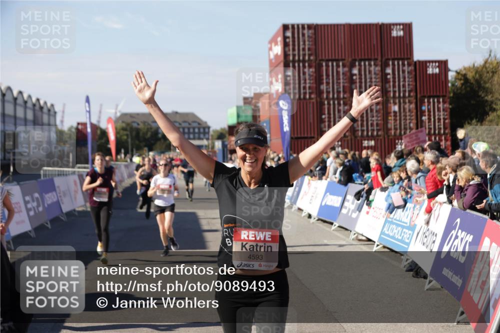 03.10.2025 - Köhlbrandbrückenlauf Jannik Wohlers http://msf.ph/oto/9089493 03.10.2025 13:19:21 Ziel 4143, 4593, 4632, 4690, 4725, 4727, 4828, 4996, 5009, 5443, 5451, 5853, 5858, 6057, 6225, 6226, 6230, 6576, 6753 meine-sportfotos.de