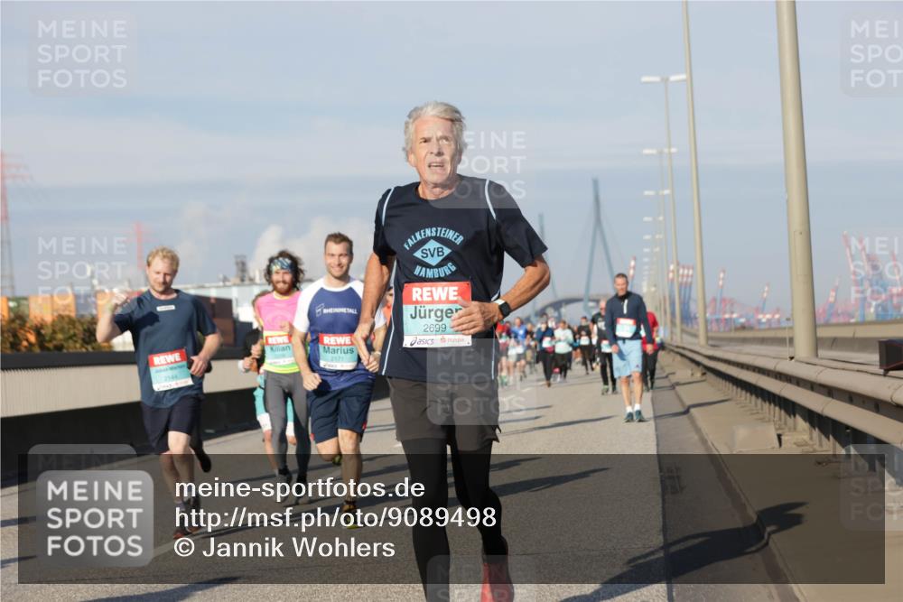 03.10.2025 - Köhlbrandbrückenlauf Jannik Wohlers http://msf.ph/oto/9089498 03.10.2025 09:58:35 Position 3 2699, 2144, 2171 meine-sportfotos.de