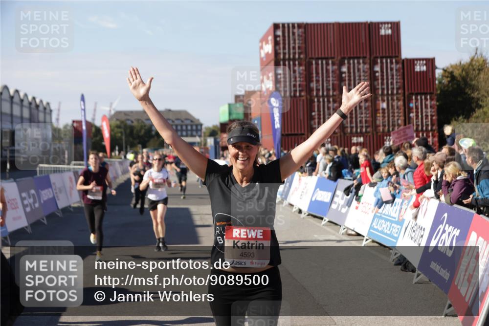 03.10.2025 - Köhlbrandbrückenlauf Jannik Wohlers http://msf.ph/oto/9089500 03.10.2025 13:19:21 Ziel 4143, 4593, 4632, 4690, 4725, 4727, 4828, 4996, 5009, 5443, 5451, 5853, 5858, 6057, 6225, 6226, 6230, 6576, 6753 meine-sportfotos.de