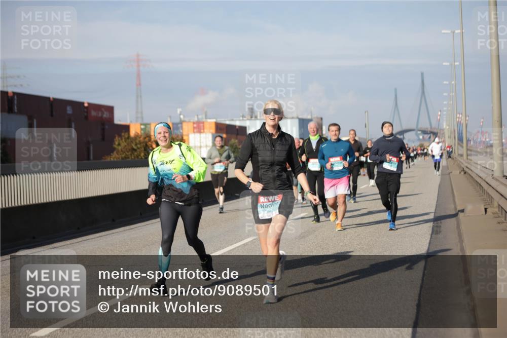 03.10.2025 - Köhlbrandbrückenlauf Jannik Wohlers http://msf.ph/oto/9089501 03.10.2025 10:09:45 Position 3 7001, 284 meine-sportfotos.de