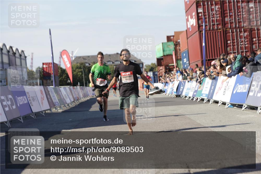 03.10.2025 - Köhlbrandbrückenlauf Jannik Wohlers http://msf.ph/oto/9089503 03.10.2025 12:53:39 Ziel 4043, 4155, 6241, 6624, 6804 meine-sportfotos.de