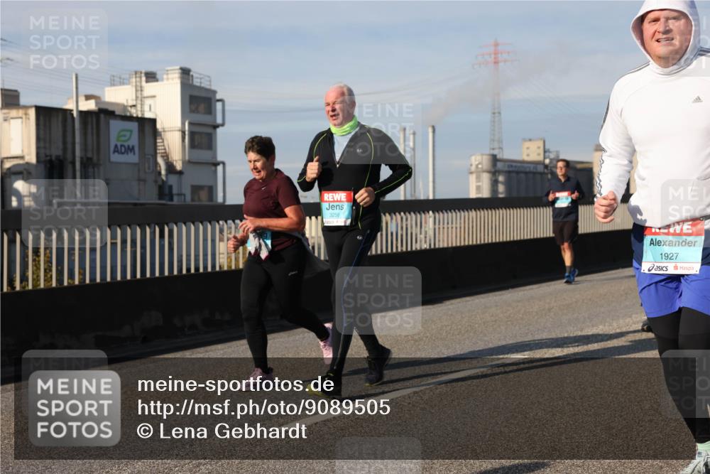 03.10.2025 - Köhlbrandbrückenlauf Lena Gebhardt http://msf.ph/oto/9089505 03.10.2025 10:07:09 Position 2 3256, 1927 meine-sportfotos.de