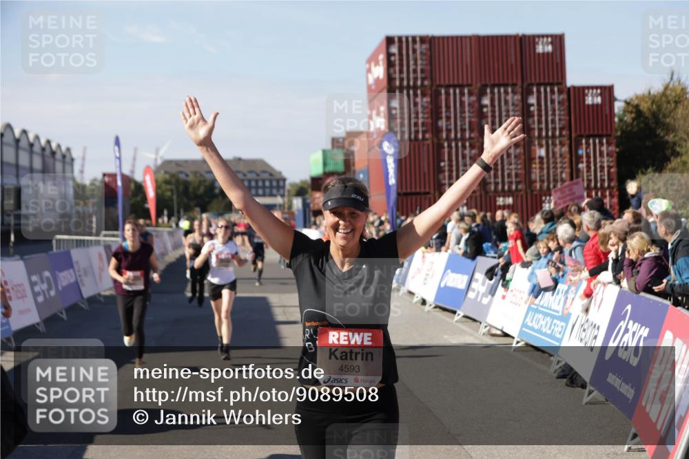 03.10.2025 - Köhlbrandbrückenlauf Jannik Wohlers http://msf.ph/oto/9089508 03.10.2025 13:19:21 Ziel 4143, 4593, 4632, 4690, 4725, 4727, 4828, 4996, 5009, 5443, 5451, 5853, 5858, 6057, 6225, 6226, 6230, 6576, 6753 meine-sportfotos.de