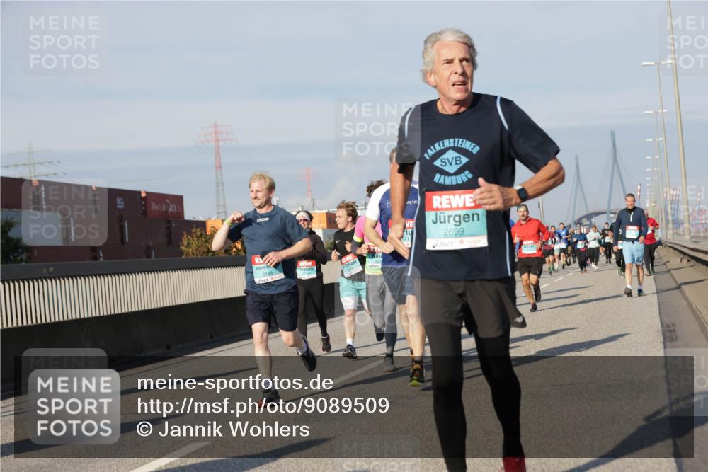 03.10.2025 - Köhlbrandbrückenlauf Jannik Wohlers http://msf.ph/oto/9089509 03.10.2025 09:58:35 Position 3 2144, 71, 2699 meine-sportfotos.de