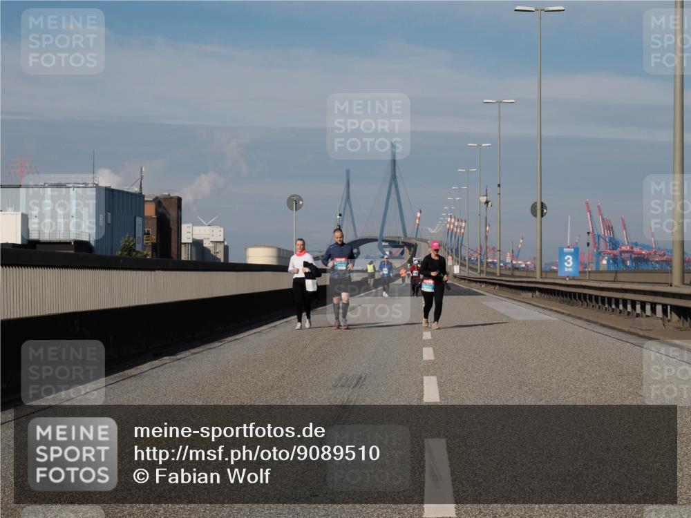 03.10.2025 - Köhlbrandbrückenlauf Fabian Wolf http://msf.ph/oto/9089510 03.10.2025 10:25:08 Position 3  meine-sportfotos.de