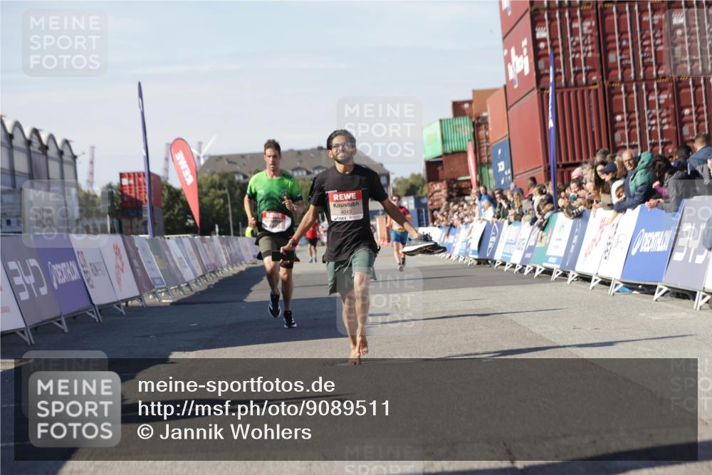 03.10.2025 - Köhlbrandbrückenlauf Jannik Wohlers http://msf.ph/oto/9089511 03.10.2025 12:53:39 Ziel 4043, 4155, 6241, 6624, 6804 meine-sportfotos.de