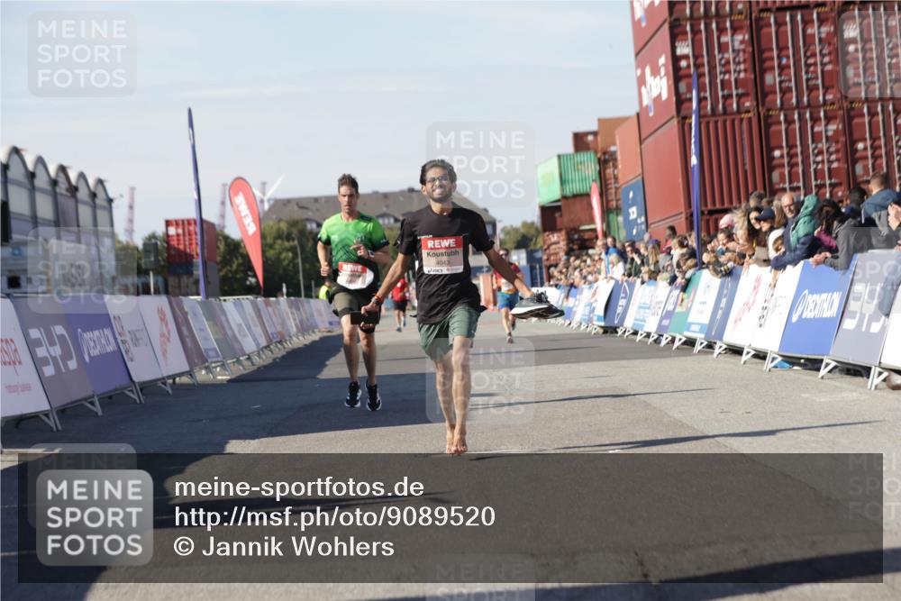 03.10.2025 - Köhlbrandbrückenlauf Jannik Wohlers http://msf.ph/oto/9089520 03.10.2025 12:53:39 Ziel 4043, 4155, 6241, 6624, 6804 meine-sportfotos.de