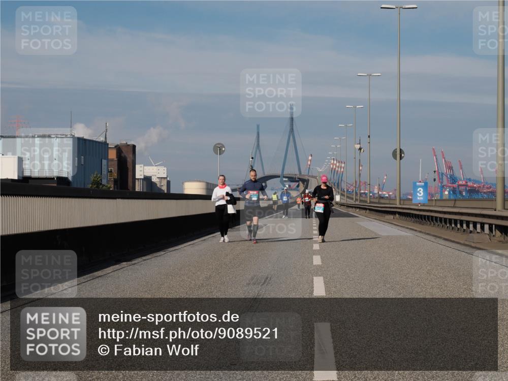 03.10.2025 - Köhlbrandbrückenlauf Fabian Wolf http://msf.ph/oto/9089521 03.10.2025 10:25:08 Position 3 3 meine-sportfotos.de