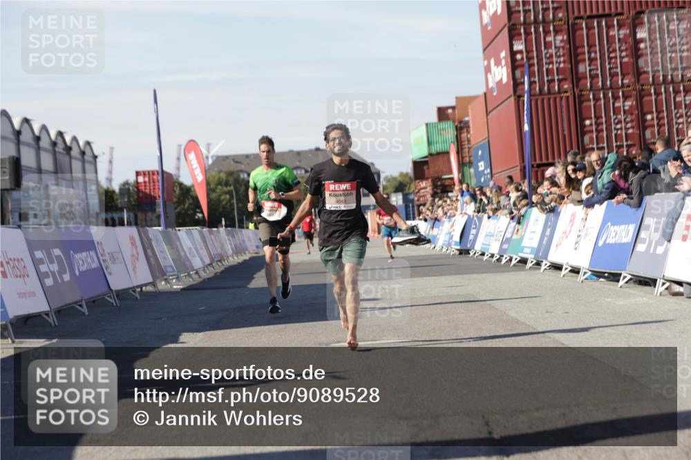 03.10.2025 - Köhlbrandbrückenlauf Jannik Wohlers http://msf.ph/oto/9089528 03.10.2025 12:53:39 Ziel 4043, 4155, 6241, 6624, 6804 meine-sportfotos.de