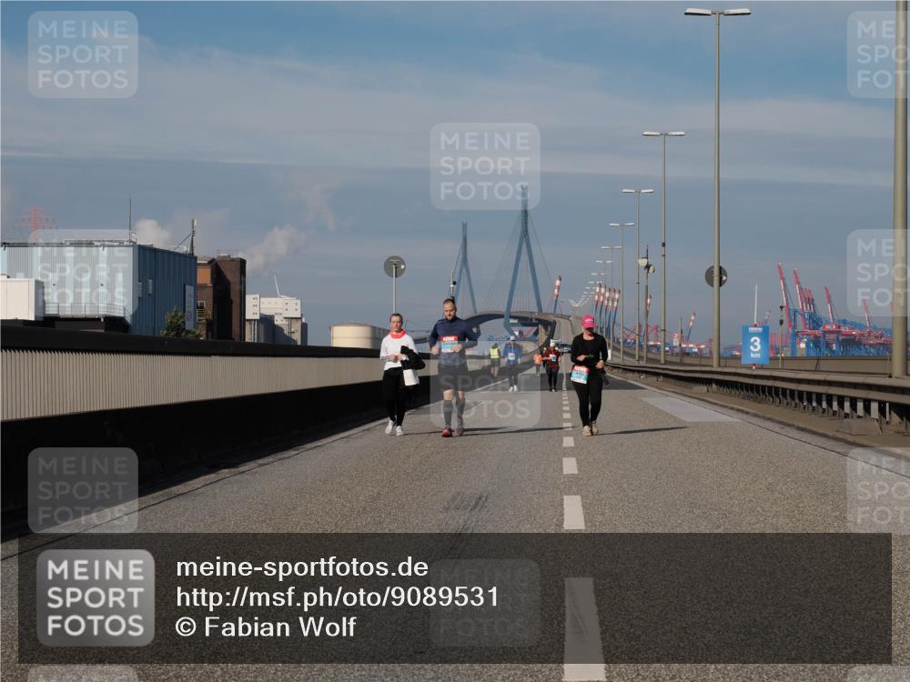 03.10.2025 - Köhlbrandbrückenlauf Fabian Wolf http://msf.ph/oto/9089531 03.10.2025 10:25:09 Position 3  meine-sportfotos.de