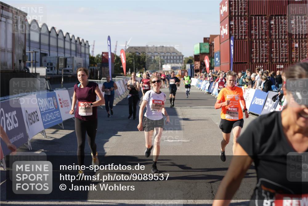 03.10.2025 - Köhlbrandbrückenlauf Jannik Wohlers http://msf.ph/oto/9089537 03.10.2025 13:19:23 Ziel 4593, 4690, 4725, 4727, 4828, 4971, 4996, 5009, 5405, 5443, 5451, 5578, 5853, 6057, 6225, 6226, 6230, 6576, 6753 meine-sportfotos.de