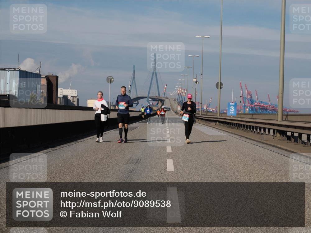 03.10.2025 - Köhlbrandbrückenlauf Fabian Wolf http://msf.ph/oto/9089538 03.10.2025 10:25:11 Position 3  meine-sportfotos.de