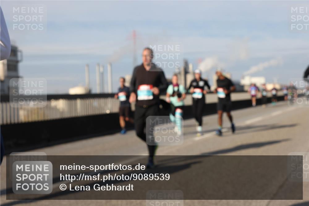 03.10.2025 - Köhlbrandbrückenlauf Lena Gebhardt http://msf.ph/oto/9089539 03.10.2025 10:07:10 Position 2  meine-sportfotos.de