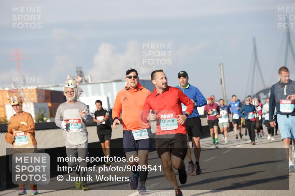 03.10.2025 - Köhlbrandbrückenlauf Jannik Wohlers http://msf.ph/oto/9089541 03.10.2025 09:58:38 Position 3 1289, 2007, 2165 meine-sportfotos.de