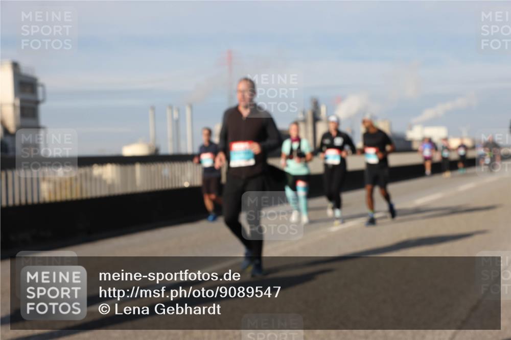 03.10.2025 - Köhlbrandbrückenlauf Lena Gebhardt http://msf.ph/oto/9089547 03.10.2025 10:07:10 Position 2  meine-sportfotos.de