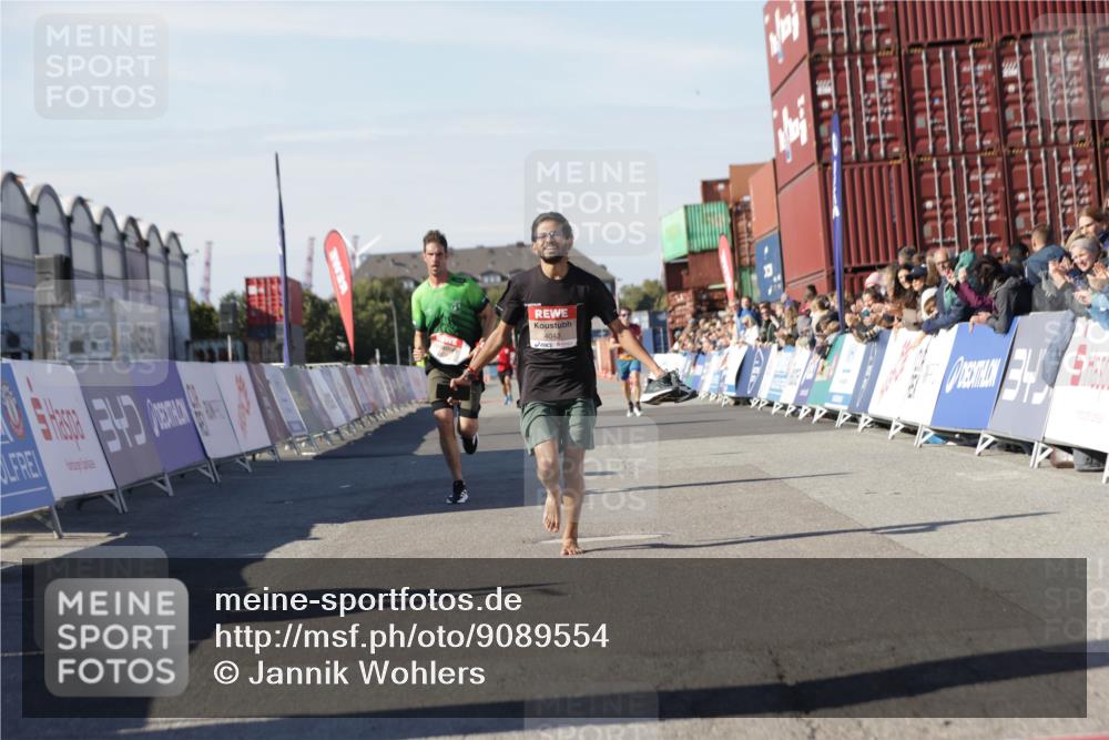 03.10.2025 - Köhlbrandbrückenlauf Jannik Wohlers http://msf.ph/oto/9089554 03.10.2025 12:53:39 Ziel 4043, 4155, 6241, 6624, 6804 meine-sportfotos.de