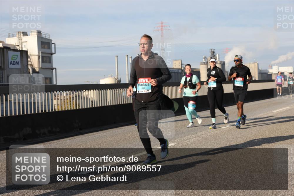 03.10.2025 - Köhlbrandbrückenlauf Lena Gebhardt http://msf.ph/oto/9089557 03.10.2025 10:07:11 Position 2 1942 meine-sportfotos.de
