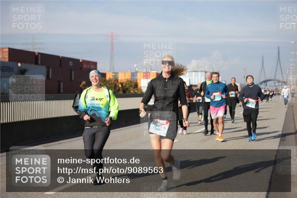 03.10.2025 - Köhlbrandbrückenlauf Jannik Wohlers http://msf.ph/oto/9089563 03.10.2025 10:09:45 Position 3 1001, 2845 meine-sportfotos.de