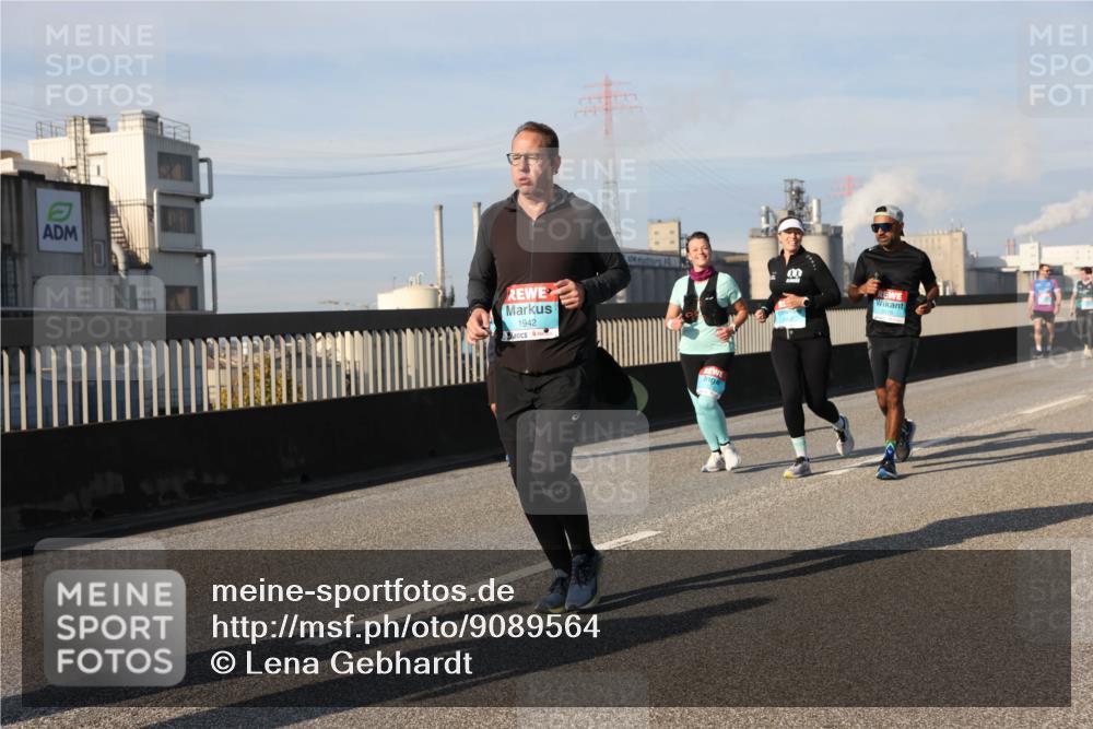 03.10.2025 - Köhlbrandbrückenlauf Lena Gebhardt http://msf.ph/oto/9089564 03.10.2025 10:07:11 Position 2 1942 meine-sportfotos.de