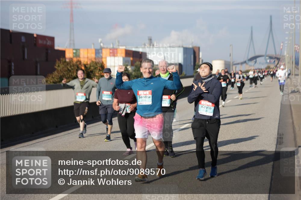 03.10.2025 - Köhlbrandbrückenlauf Jannik Wohlers http://msf.ph/oto/9089570 03.10.2025 10:09:47 Position 3 2115, 3256, 2133 meine-sportfotos.de