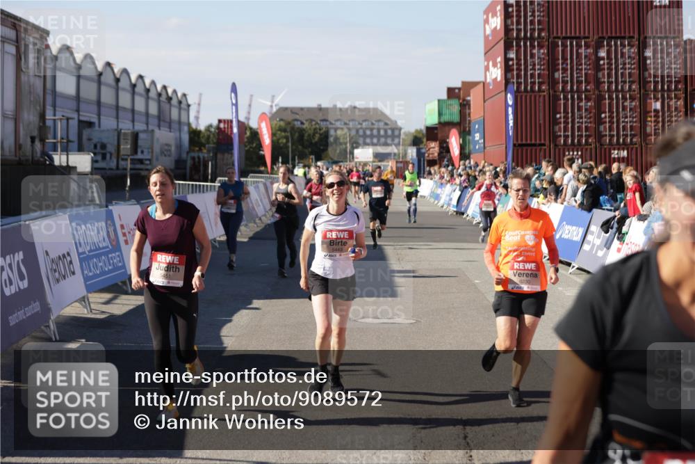 03.10.2025 - Köhlbrandbrückenlauf Jannik Wohlers http://msf.ph/oto/9089572 03.10.2025 13:19:23 Ziel 4593, 4690, 4725, 4727, 4828, 4971, 4996, 5009, 5405, 5443, 5451, 5578, 5853, 6057, 6225, 6226, 6230, 6576, 6753 meine-sportfotos.de