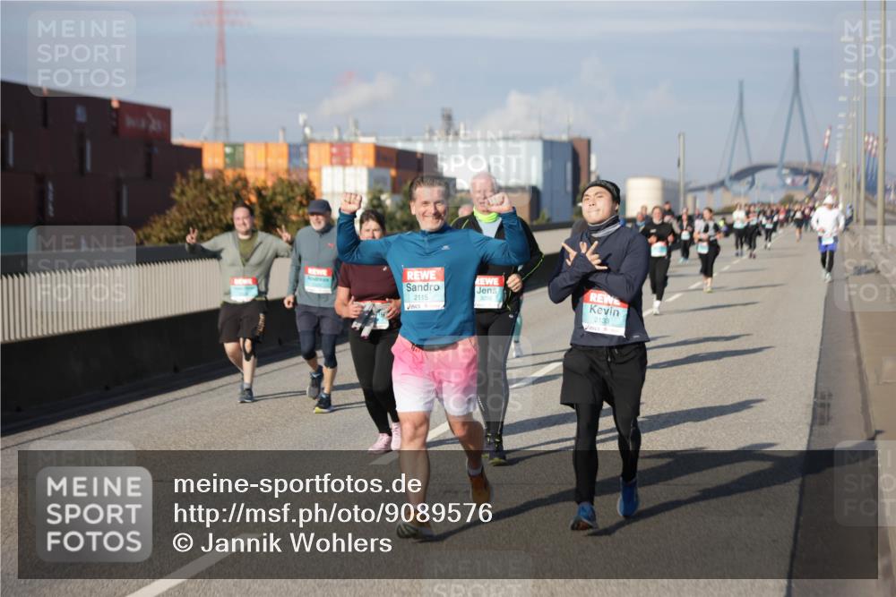 03.10.2025 - Köhlbrandbrückenlauf Jannik Wohlers http://msf.ph/oto/9089576 03.10.2025 10:09:47 Position 3 2115, 3256, 2133 meine-sportfotos.de