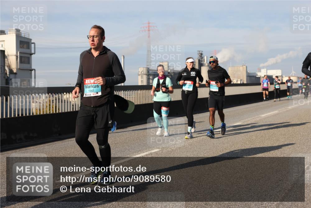 03.10.2025 - Köhlbrandbrückenlauf Lena Gebhardt http://msf.ph/oto/9089580 03.10.2025 10:07:11 Position 2 1942 meine-sportfotos.de
