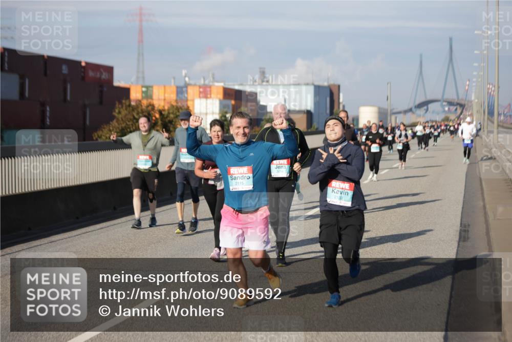 03.10.2025 - Köhlbrandbrückenlauf Jannik Wohlers http://msf.ph/oto/9089592 03.10.2025 10:09:47 Position 3 2115, 2133 meine-sportfotos.de