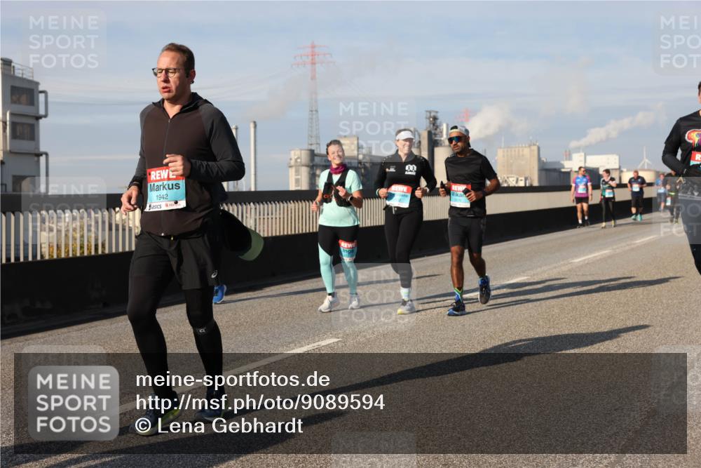 03.10.2025 - Köhlbrandbrückenlauf Lena Gebhardt http://msf.ph/oto/9089594 03.10.2025 10:07:11 Position 2 1942 meine-sportfotos.de