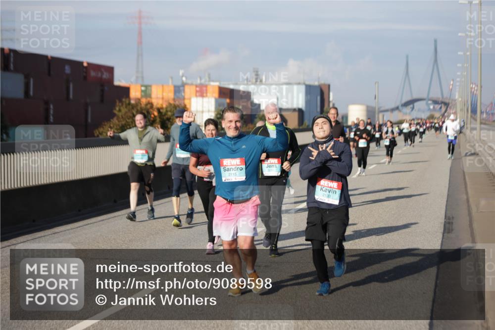 03.10.2025 - Köhlbrandbrückenlauf Jannik Wohlers http://msf.ph/oto/9089598 03.10.2025 10:09:47 Position 3 2115, 2133 meine-sportfotos.de