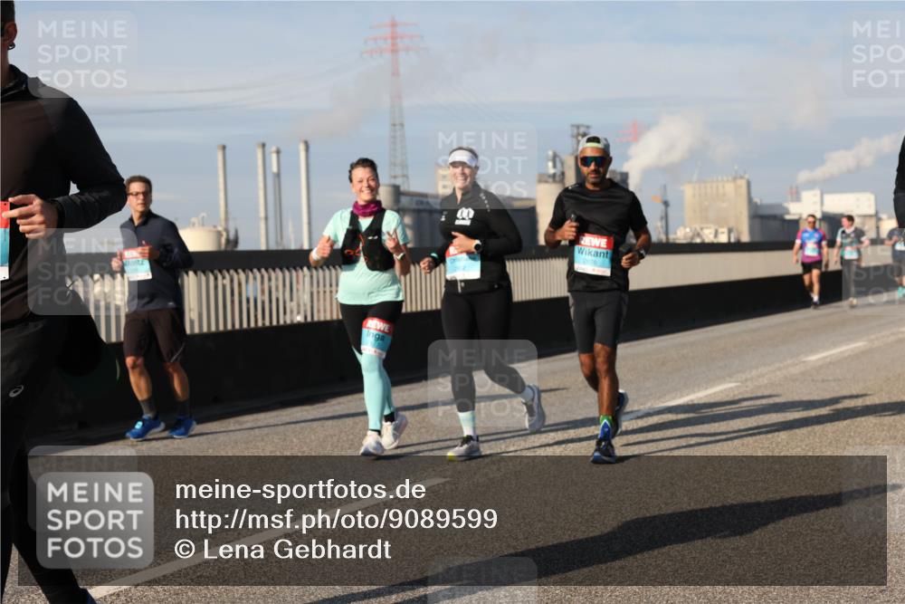03.10.2025 - Köhlbrandbrückenlauf Lena Gebhardt http://msf.ph/oto/9089599 03.10.2025 10:07:11 Position 2 2676 meine-sportfotos.de