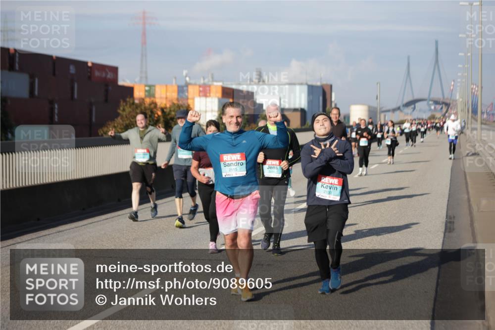 03.10.2025 - Köhlbrandbrückenlauf Jannik Wohlers http://msf.ph/oto/9089605 03.10.2025 10:09:47 Position 3 2115, 2133 meine-sportfotos.de