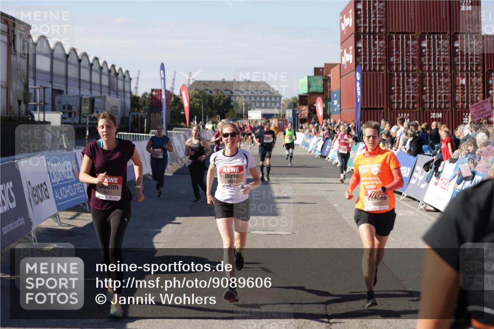 03.10.2025 - Köhlbrandbrückenlauf Jannik Wohlers http://msf.ph/oto/9089606 03.10.2025 13:19:23 Ziel 4593, 4690, 4725, 4727, 4828, 4971, 4996, 5009, 5405, 5443, 5451, 5578, 5853, 6057, 6225, 6226, 6230, 6576, 6753 meine-sportfotos.de