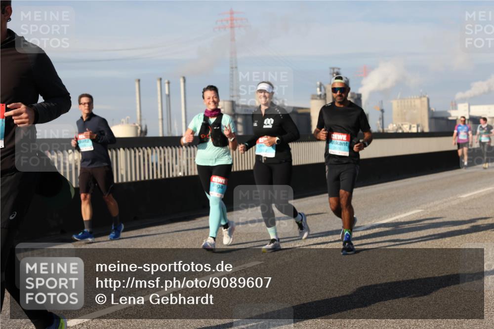 03.10.2025 - Köhlbrandbrückenlauf Lena Gebhardt http://msf.ph/oto/9089607 03.10.2025 10:07:12 Position 2 267 meine-sportfotos.de