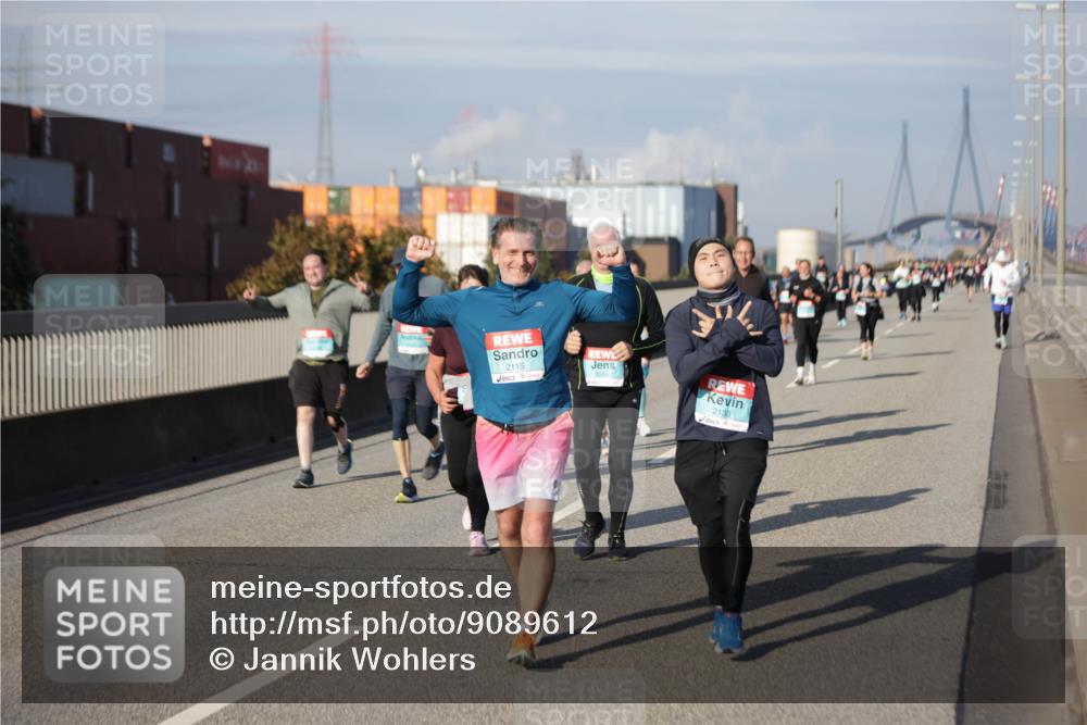 03.10.2025 - Köhlbrandbrückenlauf Jannik Wohlers http://msf.ph/oto/9089612 03.10.2025 10:09:47 Position 3 2115, 2133 meine-sportfotos.de